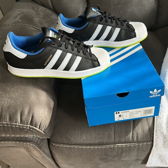 COPY - Limited Superstar size 8.5 M Adidas - Picture 2 of 11